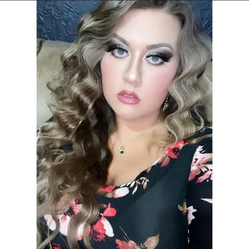 Meet your Posher, Whitney